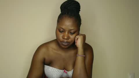 Snapshot of melaningoddess30 chatting on 01.28.25 melaningoddess30 online show from 01.28.25