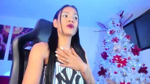 Snapshot of melannia_hills chatting on 12.30.24 melannia_hills online show from 12.30.24