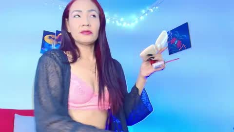 Snapshot of melannia_hills chatting on 10.10.25 melannia_hills online show from 10.10.25