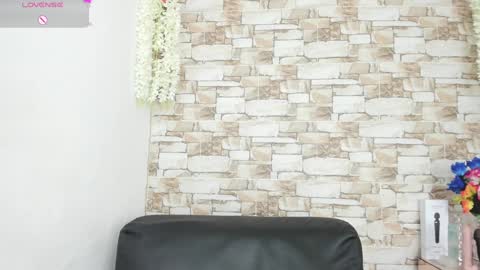 Snapshot of melannie_roses chatting on 01.29.25 melannie roses online show from 01.29.25