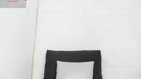 Snapshot of melannie_roses chatting on 02.08.25 melannie roses online show from 02.08.25