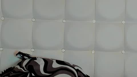 melanniebrown online show from 02.13.25