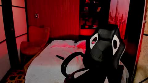 MelanyLuv online show from 12.04.25