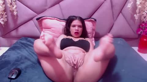 MelanyCarter18 online show from 12.14.24