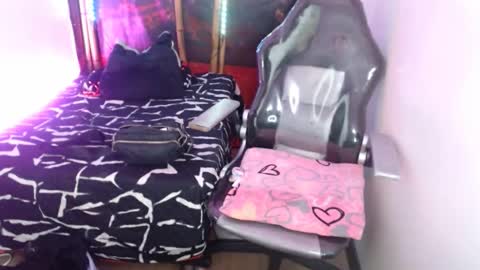 melhiza online show from 02.20.25