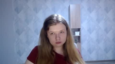 Snapshot of melina_beauty chatting on 04.28.26 Melina online show from 04.28.26
