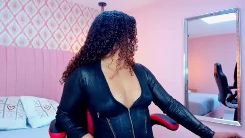 M E L I N A  online show from 03.07.25