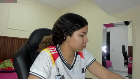 M E L I N A  online show from 12.22.25