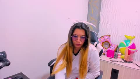 Snapshot of melisa_14 chatting on 06.27.26 Melisa online show from 06.27.26