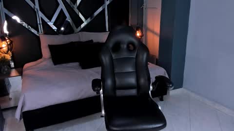 Snapshot of melissa_23_ chatting on 10.11.25 melissa_23_ online show from 10.11.25