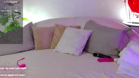 Hot Milf Melissa  ONLINE  Mon  Tue  Wed  Fr  Sun  - 9pm - 6amUTC3 online show from 02.16.25