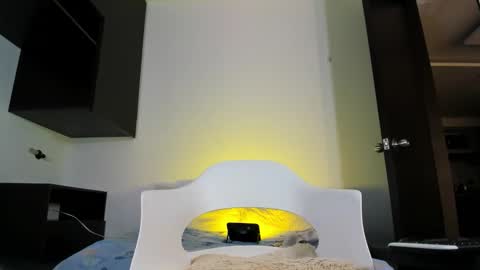 M E L I S S A  online show from 11.25.25