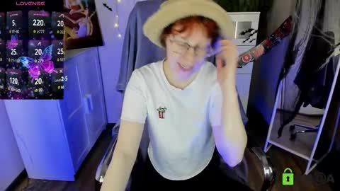 Snapshot of melissa_wells chatting on 10.28.25 Melissa online show from 10.28.25