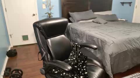 Snapshot of melissacumms chatting on 11.23.25 Mistress Missy online show from 11.23.25