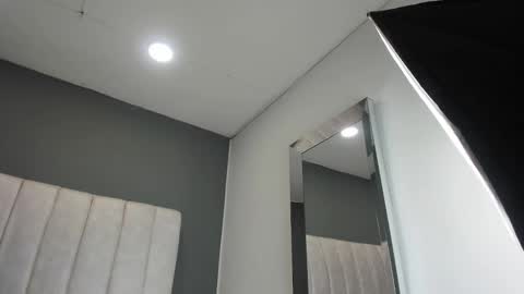 M E L I S S A  online show from 01.13.25