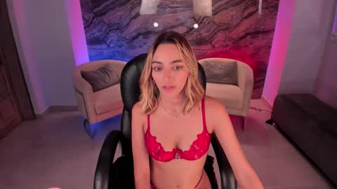 Snapshot of melissamoore_ chatting on 02.15.26 Call me Meli online show from 02.15.26