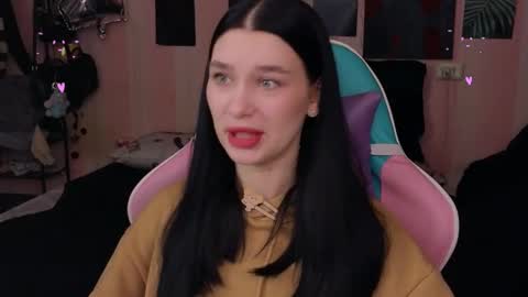 Snapshot of mella_freya chatting on 02.05.25 Freya IM NONUDE online show from 02.05.25