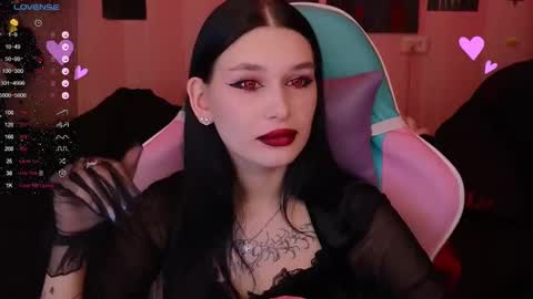 Snapshot of mella_freya chatting on 02.18.25 Freya IM NONUDE online show from 02.18.25