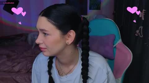 Snapshot of mella_freya chatting on 09.28.25 Freya IM NONUDE online show from 09.28.25