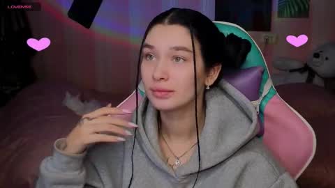 Snapshot of mella_freya chatting on 11.03.25 Freya IM NONUDE online show from 11.03.25