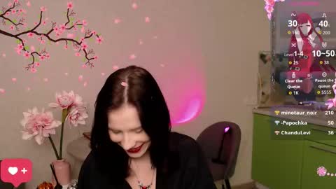 Snapshot of mellhyees chatting on 11.14.25 mellhyees online show from 11.14.25