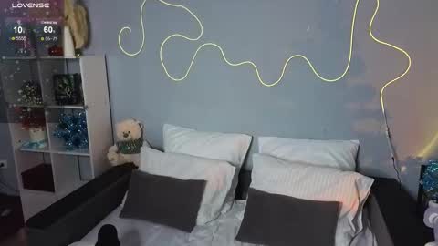 mellhyees online show from 12.22.25