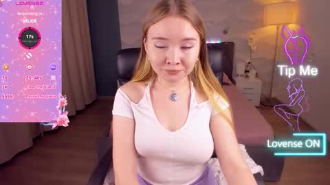 Mellisa online show from 10.31.25