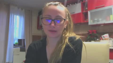 Snapshot of melly_rosey chatting on 12.18.24 Melly online show from 12.18.24