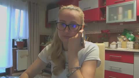 Snapshot of melly_rosey chatting on 02.13.25 Melly online show from 02.13.25