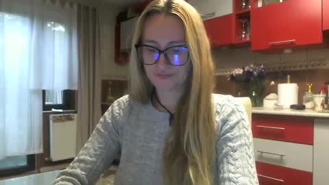 Snapshot of melly_rosey chatting on 09.30.25 Melly online show from 09.30.25