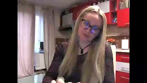 Melly online show from 02.10.26