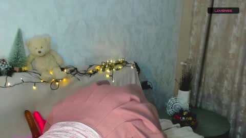 MelMooon online show from 01.02.25