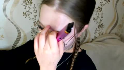 MelMooon online show from 10.29.25