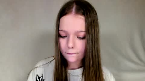 MelMooon online show from 05.23.26