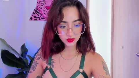 Snapshot of melodie_roy chatting on 02.12.25 Melodie Roy 999 online show from 02.12.25