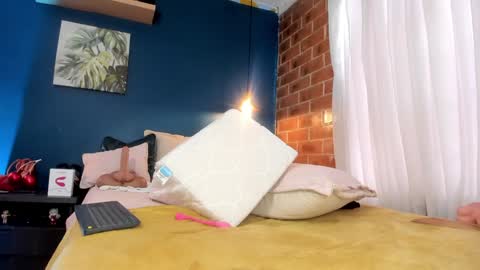  Leslie  online show from 12.04.24