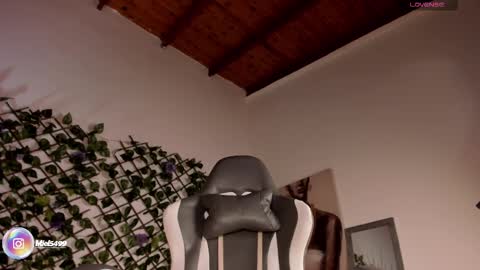 melody_cute10 online show from 02.22.25