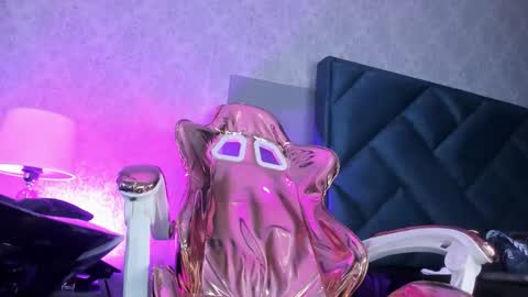 Snapshot of melody_hanks chatting on 11.05.25 melody_hanks online show from 11.05.25