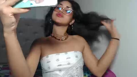 Snapshot of melody_phillips2 chatting on 09.22.25 melody phillips online show from 09.22.25