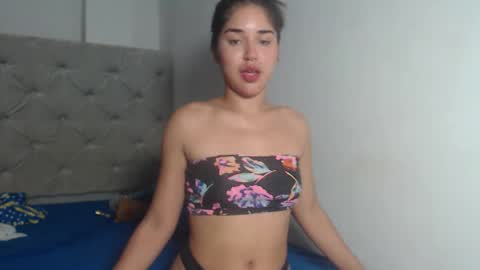 Snapshot of melody_phillips2 chatting on 11.09.25 melody phillips online show from 11.09.25