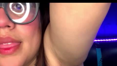 Snapshot of melodydreams1520 chatting on 11.04.25 melodydreams1520 online show from 11.04.25