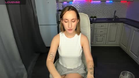 Snapshot of melodyoflovee chatting on 12.18.24 Kaylie online show from 12.18.24