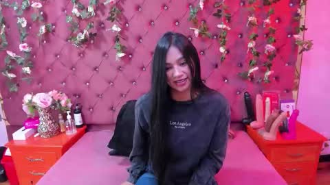 Snapshot of melodysmithass chatting on 11.22.25 Melodysmithass online show from 11.22.25