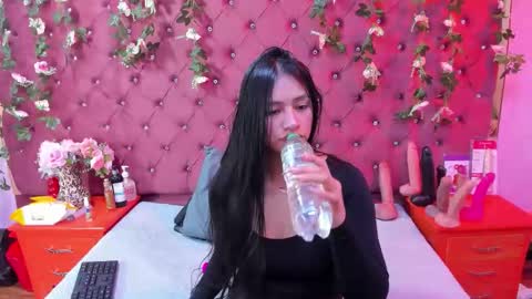 Snapshot of melodysmithass chatting on 11.26.25 Melodysmithass online show from 11.26.25