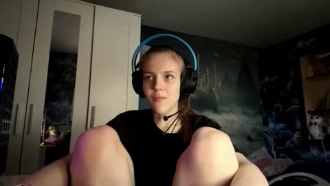 Hi Im Aria 18 years old online show from 10.25.25