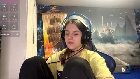 Hi Im Aria 18 years old online show from 03.12.26