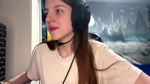 Hi Im Aria 18 years old online show from 04.19.26