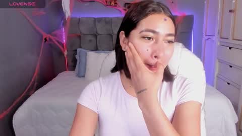 Snapshot of mely_ocean chatting on 10.17.25 MELY online show from 10.17.25