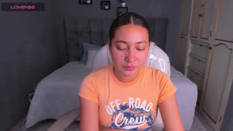 Snapshot of mely_ocean chatting on 11.13.25 MELY online show from 11.13.25