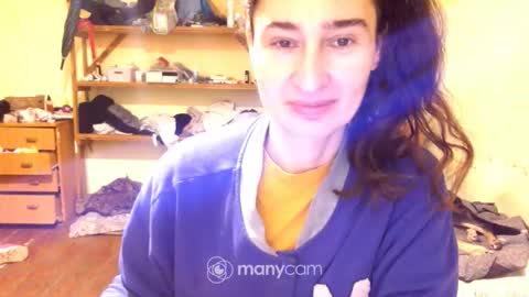 Snapshot of memorningdew chatting on 11.17.25 Yummygirl online show from 11.17.25